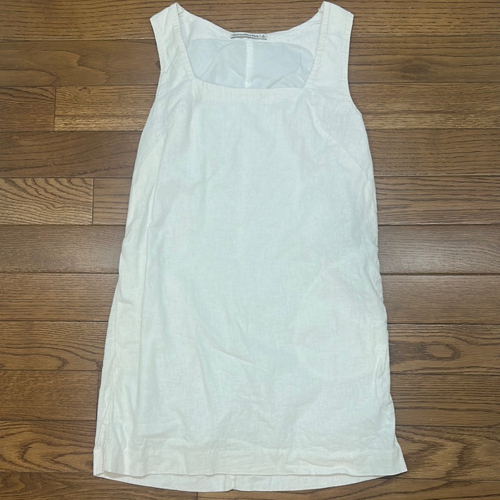 White Sleeveless Dress